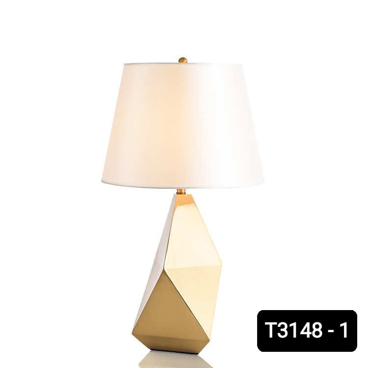 Lampara de mesa angular dorada Led T3148 Size 58x36
